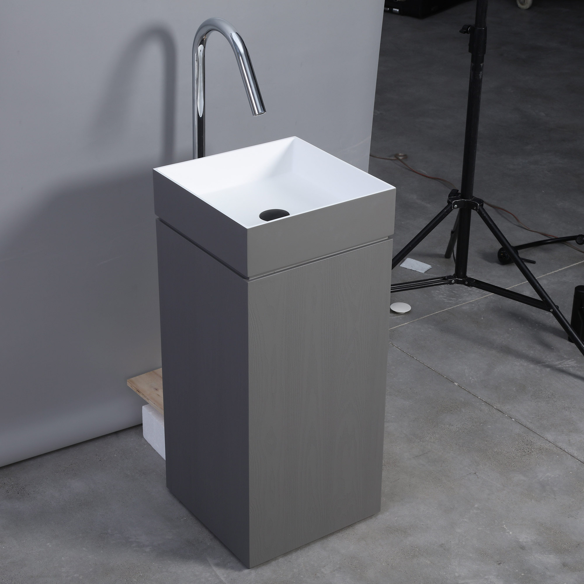 Corner Pedestal Sink