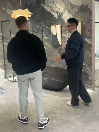 Australian Client Visited MiluoBath Showroom (1).jpg