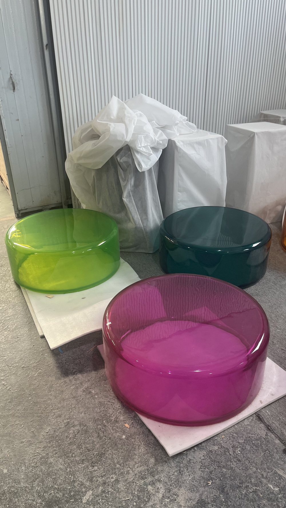Resin Transparent Coffee Table (3).jpg