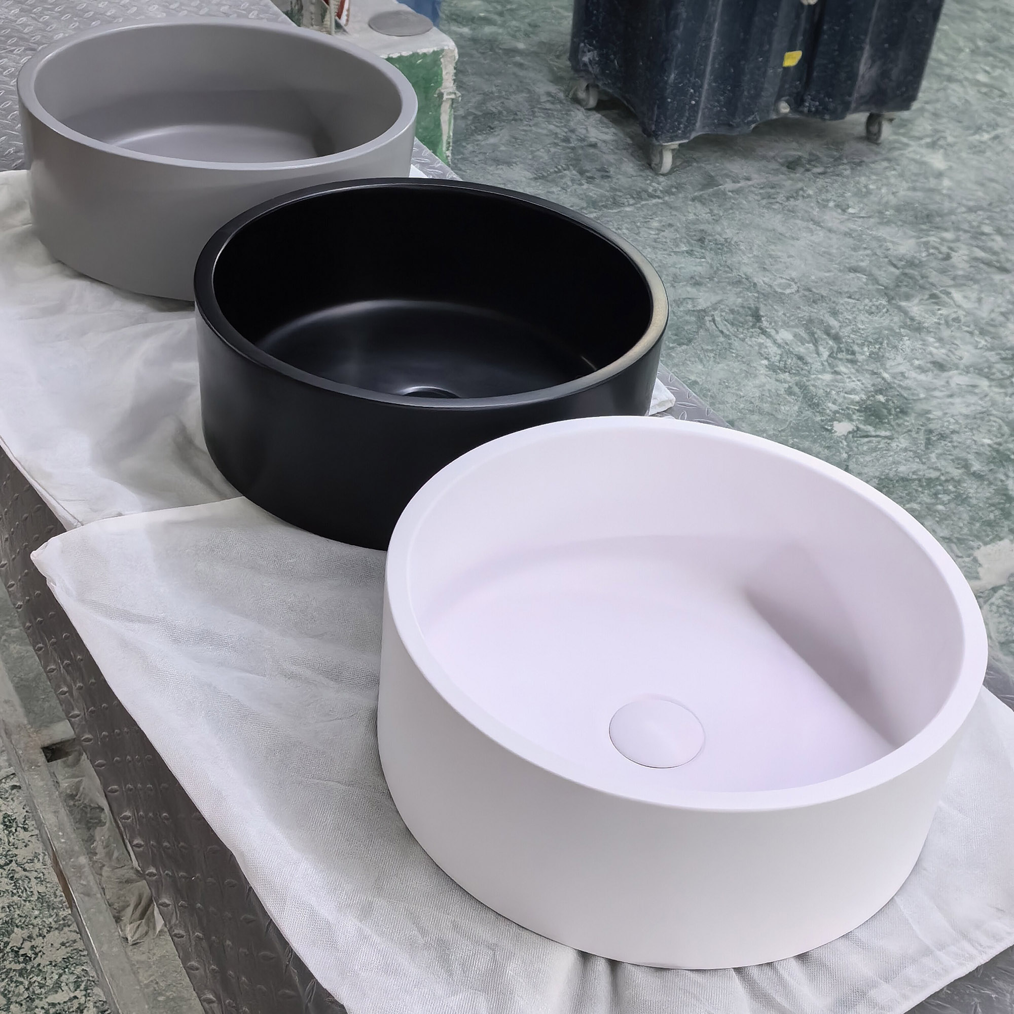 Round Counter Top Basin (2) Round Counter Top Basin (2)