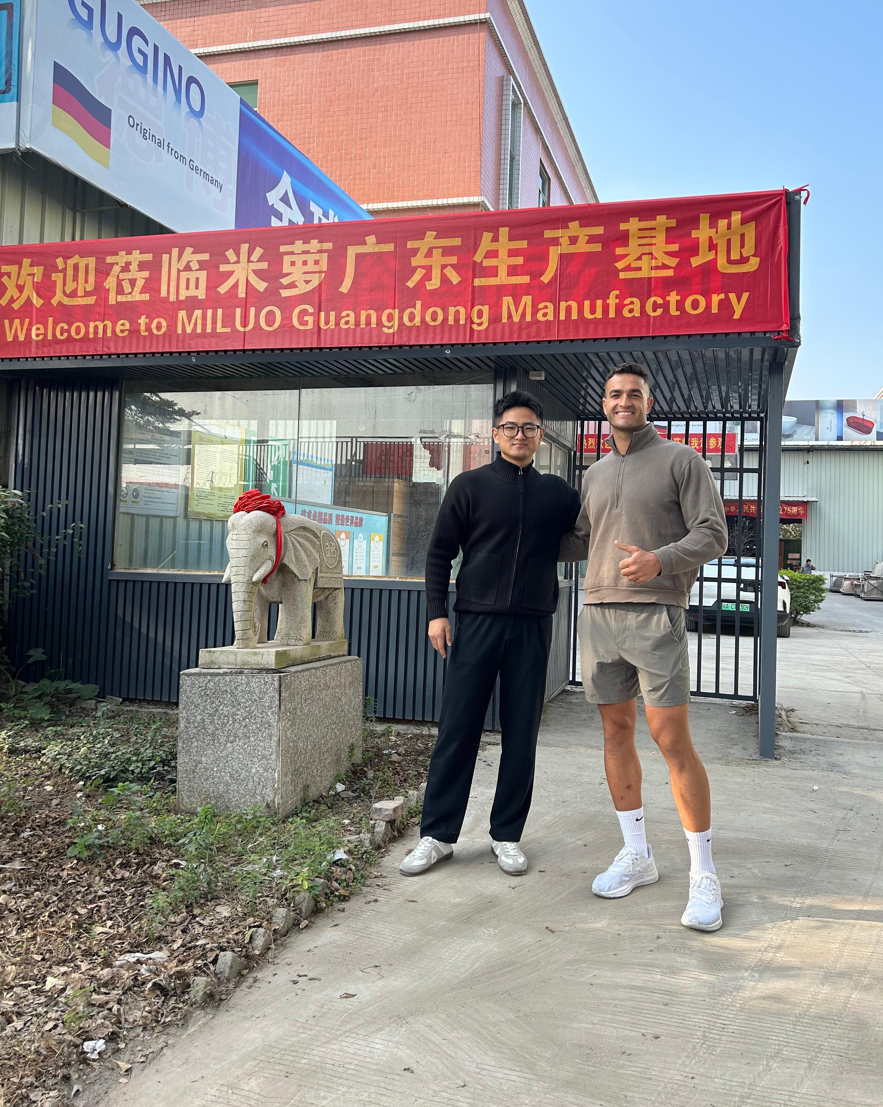 Showing client around Miluo Guangdong factory (5).jpg