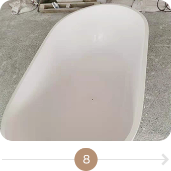 The bathtub come out from the mould