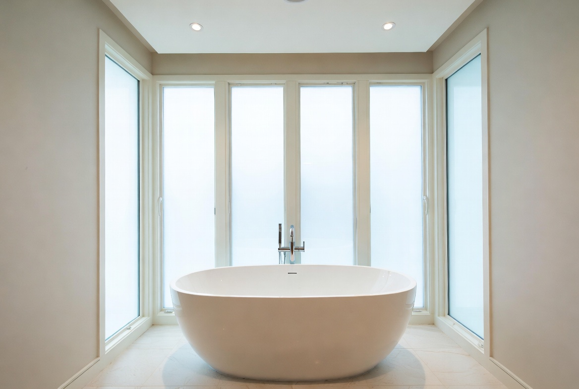Luxury Freestanding Extra Large Bathtub Luxury Freestanding Extra Large Bathtub