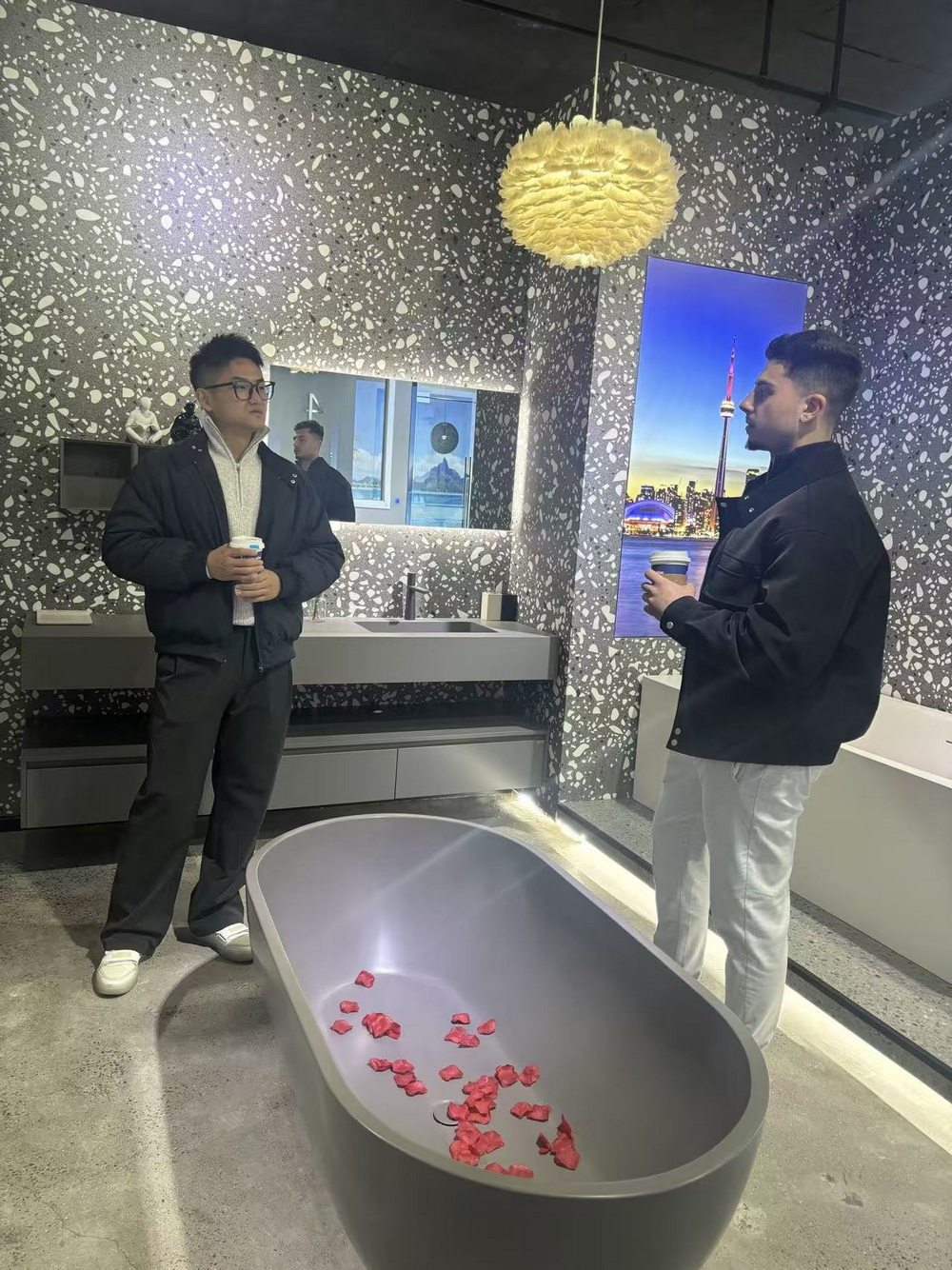 Australian Client Visited MiluoBath Showroom (6)