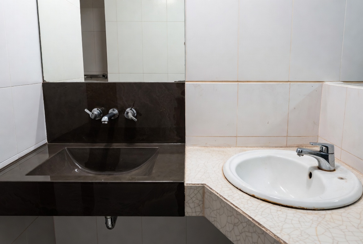 Hotel Refurbishment Lifecycle Comparison