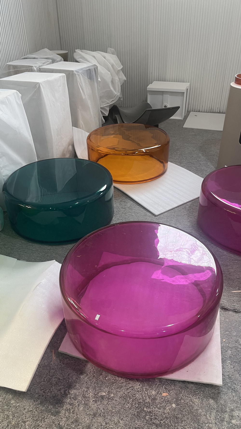Resin Transparent Coffee Table (2).jpg