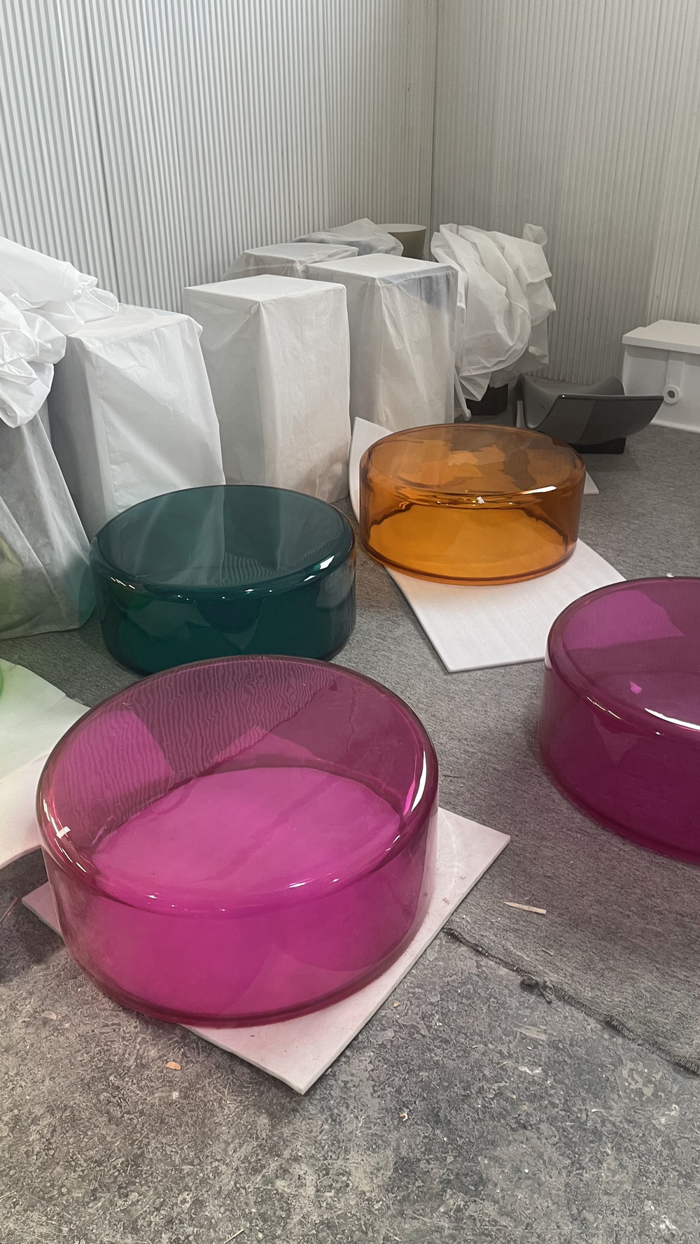 Resin Transparent Coffee Table (4).jpg