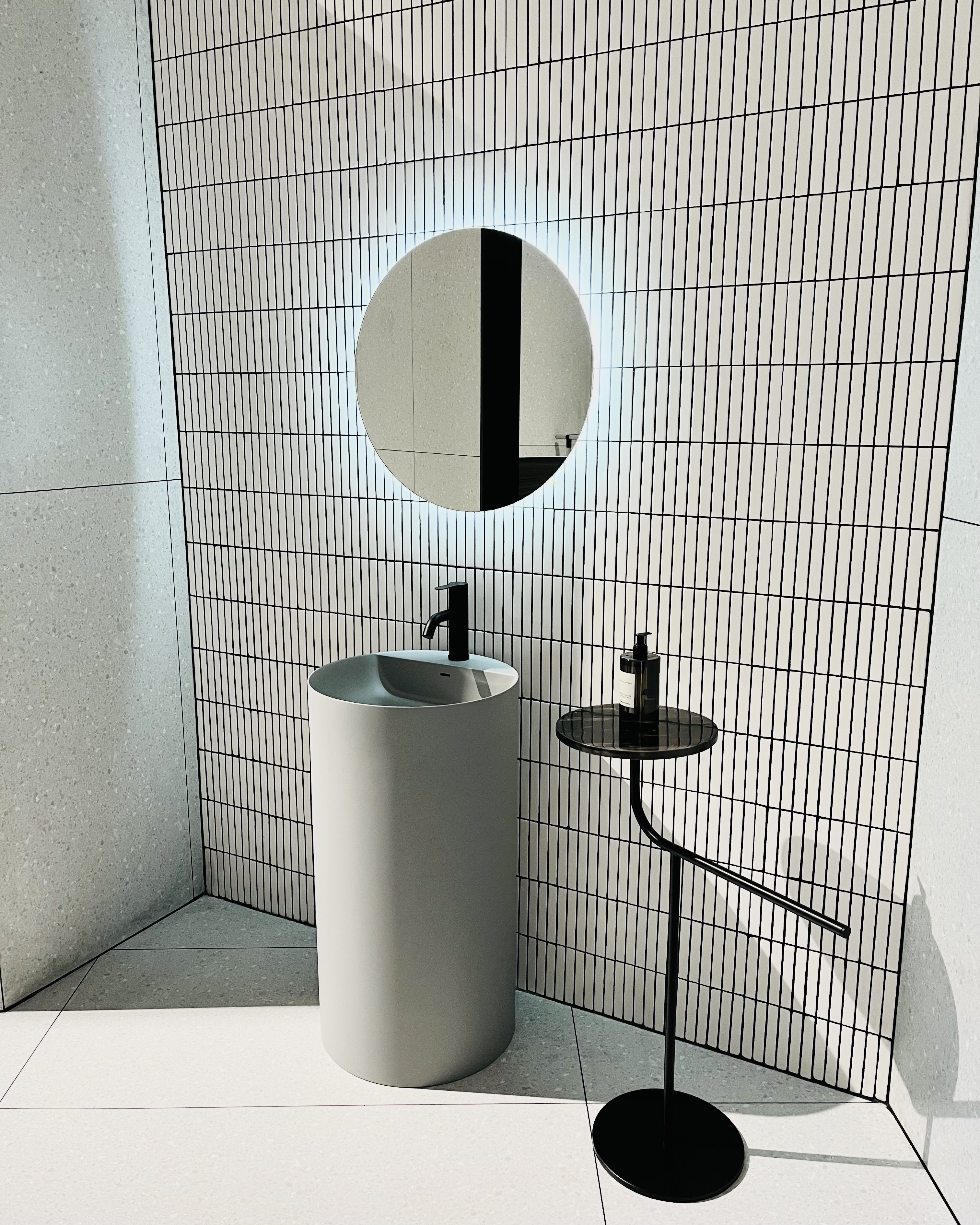 Public Restroom Freestanding Sink (2).jpg