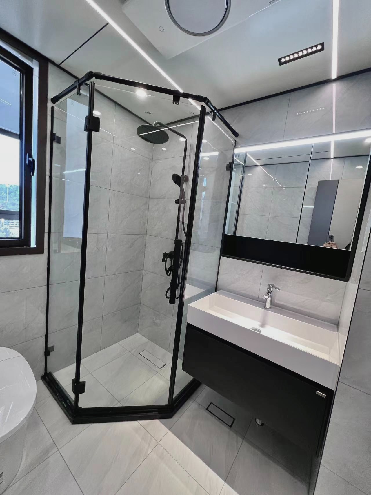 High-end apartment bathroom solution (1).jpg