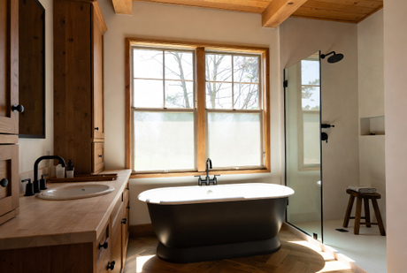 Farmhouse Bath Tub Focus.jpg
